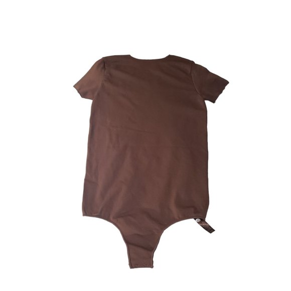 CT633 Skims NWOT Essential Crew Neck Short Sleeve Thong Bodysuit Cocoa - Picture 1 of 5
